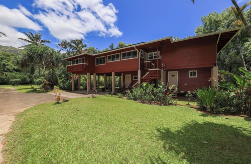 Wainiha House | Paddle to a Secluded Beach Experience Old Hawaiʻi 50+ Year Local Expert Host
