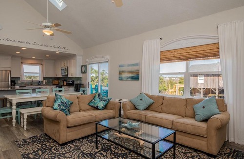 Oak Island House | Paradise Palm by Oak Island Accommodations
