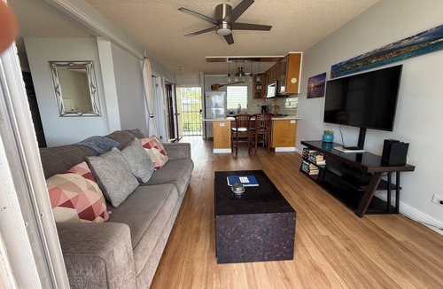 Historic Kailua Village Condo | Partial Ocean View Condo in Center of Kailua Kona