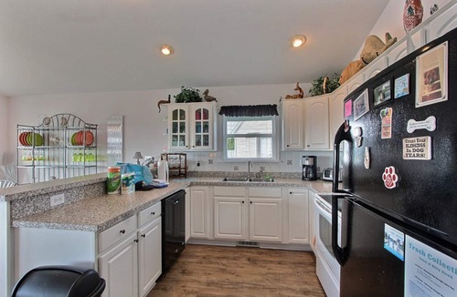 Sea Scape House | Paws at the Beach: Hot Tub, Dog-Friendly Retreat