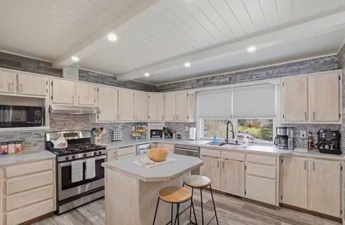 Nikiski House | Peaceful 5-bedroom Lakehouse in charming Kenai perfect for families