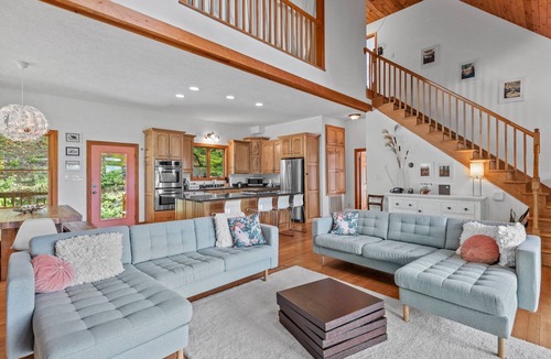 Altamont House | Peaceful View Cabin | Game Room · EV Charger · Fire Pit · Mountain View