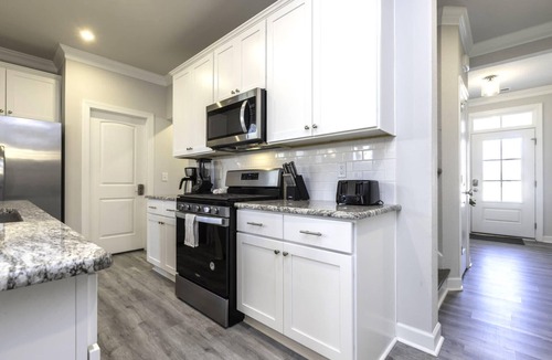 Northeast Virginia Beach House | Perfect Escape with Ocean Breeze!