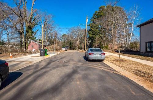 Ponderosa - Wingate House | Pet Friendly 3BR House in Charlotte