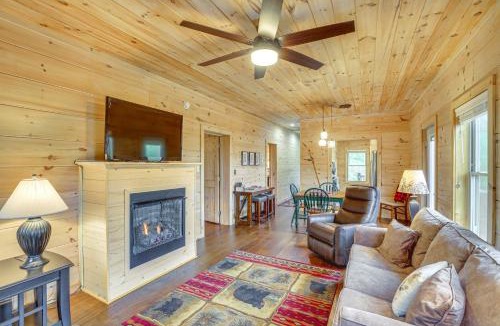 Todd House | Pet-Friendly Boone Cabin w/Mtn Views & Hot Tub!