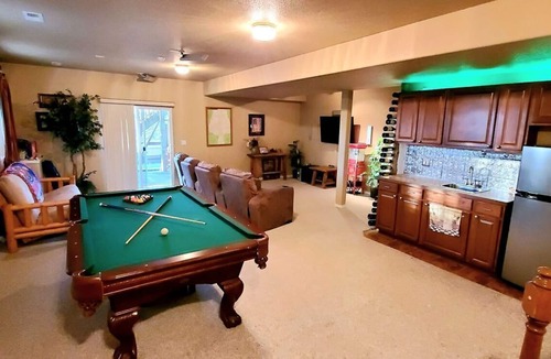 Briargate House | Pet Friendly Gorgeous Rancher/Mtn Views/AF Academy/fenced yard area for kids