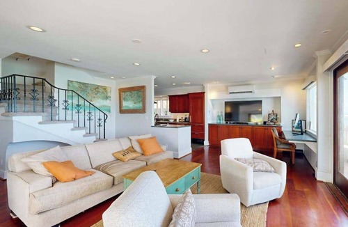 Diamond Head - Kapahulu - St. Louis House | Posh Beachfront Waikiki Home with 3 Lanais - Walk to Dining