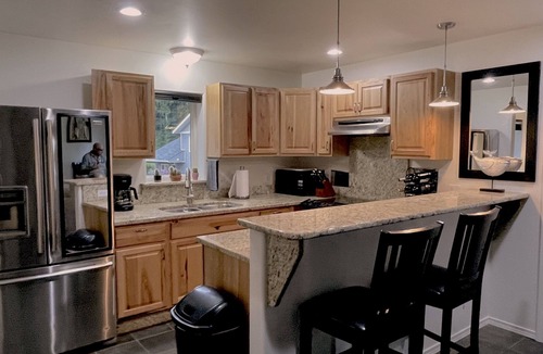 Juneau Cabin | Precision Lodge - 3 one-bedroom units and two private room in a shared house - DISCOUNT ON TOURS!