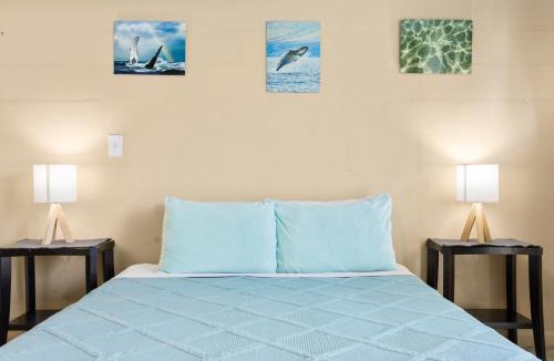 Keaukaha House | Private Balcony Walk to Beach + Downtown
