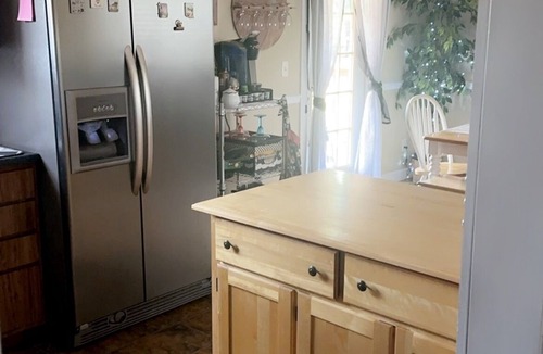 Morristown House | Private, Cozy, Clean 4 Bedroom Home in Morristown. WiFi, AC, close to downtown.