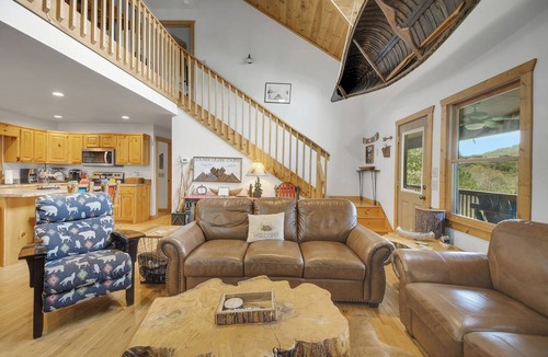 Murphy Cabin | Private Creekside Mountain View Retreat - Hot Tub/Game Room/Fire Pit