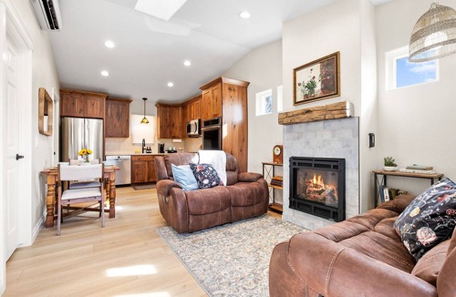 Central Colorado Springs House | Private Downtown Cottage w/Hot Tub, Fenced Yard, Fireplace & Fire Pit