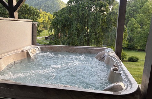 Weaverville Apartment | Private Mountain Guest Suite with Hot Tub + Fire Pit - 14 miles to Asheville