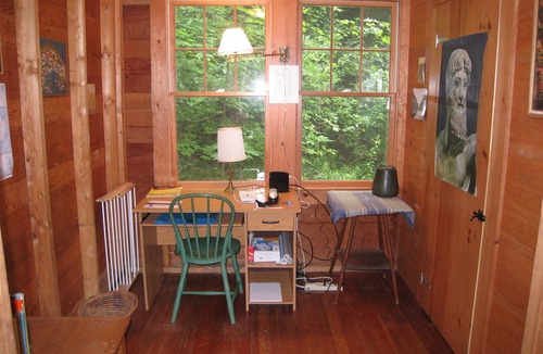 Hancock Point Cottage | Quiet cottage in the woods with private access to beach, shore views of Acadia.