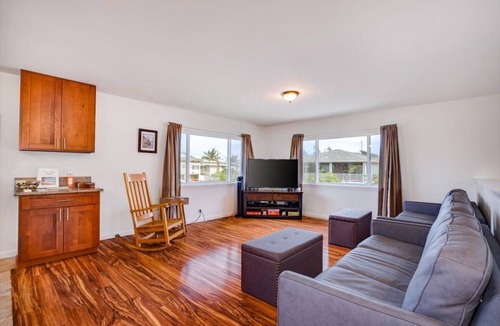 Hauula House | Quiet Hauula townhome with ocean and mountain views.