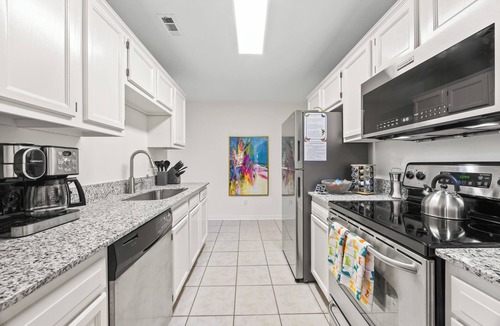 Bentonville House | Quiet & safe cul-de-sac. Bike, kid, dog, & work friendly. Ping-pong & foosball !