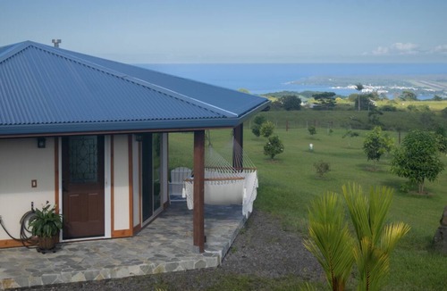 Hilo House | Recharge in a Self-Sufficient Ocean View Eco Village
