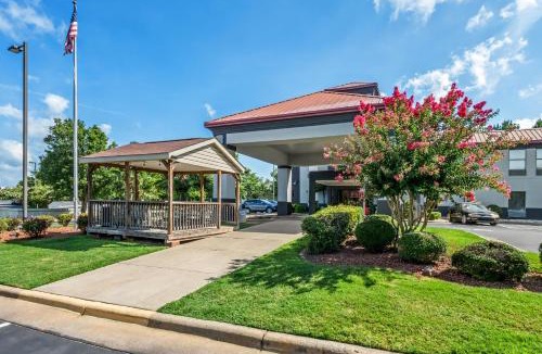 Henderson Hotel | Red Roof Inn PLUS Henderson