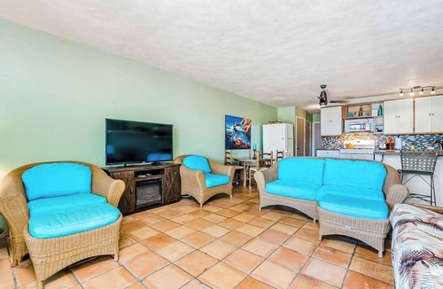 Ualapue Apartment | Relax at a Dreamy Oceanfront Resort Condo with Pool & Beach Access