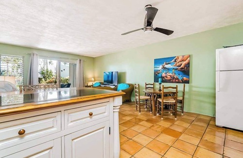 Ualapue Apartment | Relax at a Dreamy Oceanfront Resort Condo with Pool & Beach Access