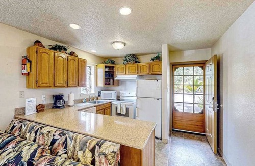 Nawiliwili Condo | Relax at a Tropical Hideaway with Beach Access, Pool & Tennis