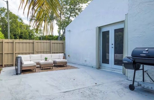 Fort Lauderdale House | Relax & Play: 3BR Retreat Near Beach + Game Room