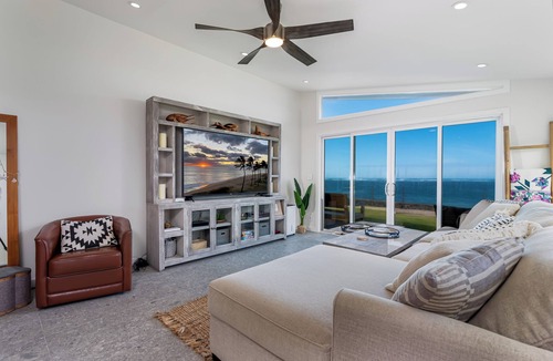 Waialua House | Relaxing or Adventurous North Shore Waterfront Home