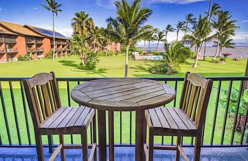 Kaunakakai Condo | Remodeled Molokai Condo with Ocean Views, WiFi, Pool & Grills