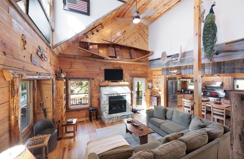 Clyde House | Riverfront-3 Luxury Homes on 500 Acres incl 5BR/3BA + 3BR/3BA + 2BR/2BA -Group A