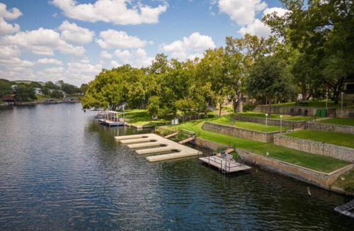 Burnet RV Rental | RV Site - Pull Through 33