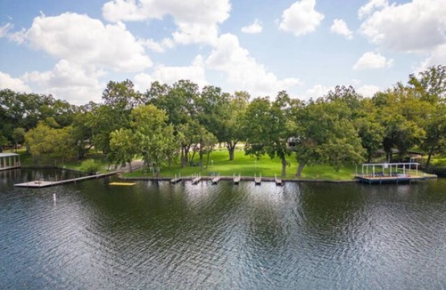 Burnet RV Rental | RV Site - Pull Through 37