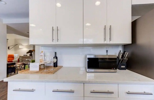 Midtown House | Safe, convenient Vacation Rental in Midtown - Sleeps 7 w/3 full bathrooms!