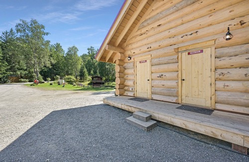 Hope Cabin | Salmon Trail Cabin - a sunny log cabin in historic Hope, Alaska