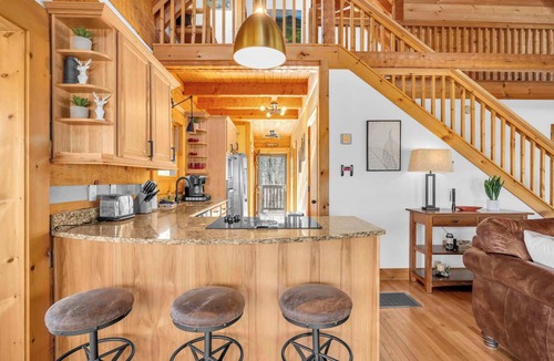 Charter Hills Ski Chalet | Scenic 4-BR Chalet with Hot Tub