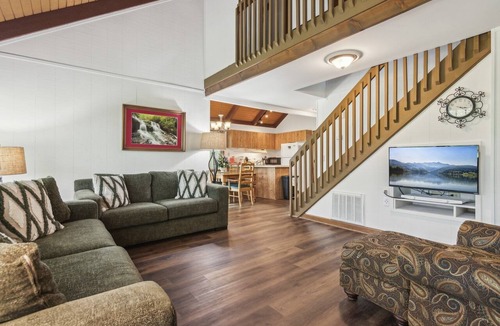 Big Canoe Condo | Scenic Getaway in Jasper Mountains