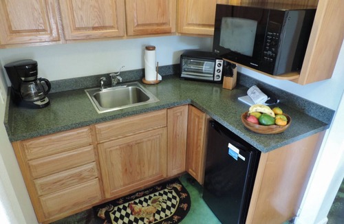 Poipu Apartment | Seaside Studio - Oceanview A/C & WI-FI - 1 minute from Poipu Beach Park