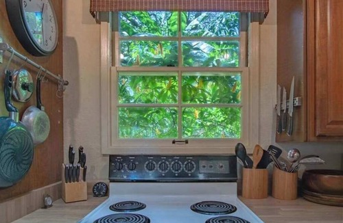 Maunaloa Condo | Secluded Molokai Corner Condo with Lanai, WiFi & Shared Pool