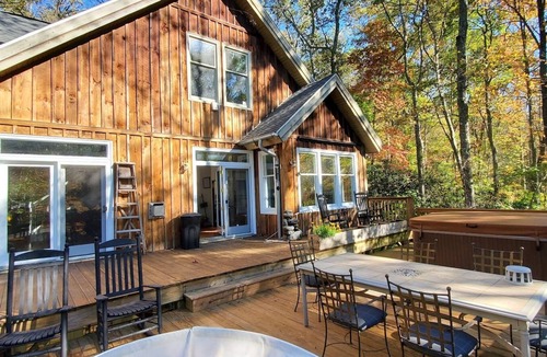 Spruce Pine House | Secluded Mountain Home for 10 w/Hot Tub & Theater