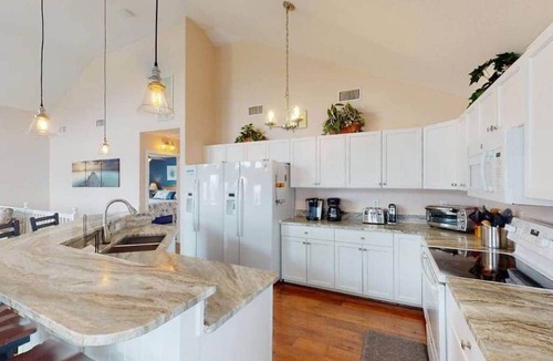 Rodanthe House | Semi Oceanfront Dog-Friendly House private Pool Hot Tub 6 BR