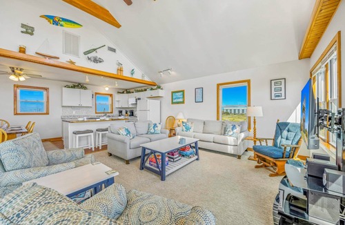 Rodanthe House | Semi-Oceanfront Dog Friendly Home w Newly Remodeled Kitchen, Grill, Beach Nearby