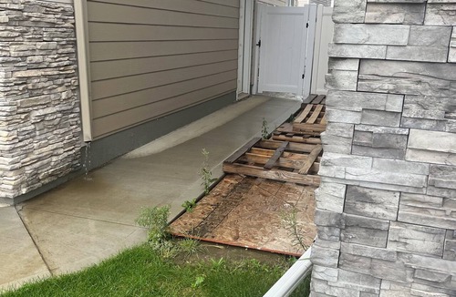 Saskatoon House | Separate Entry 1 Bed/1Bath Basement Unit in Rosewood.