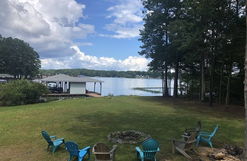 Olde Ferry Estates House | Serene lake house dream- brand new, beautifully furnished, and great views.