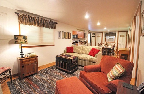 Almond House | Shady Forest Cove Cute Little Cottage near Tsali Biking Trails & Fontana Lake