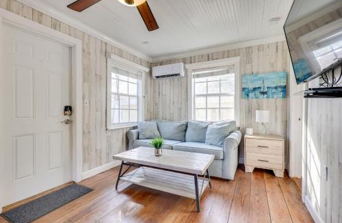Harbordale House | Shared Pool & Backyard: Small & Cozy Guest House