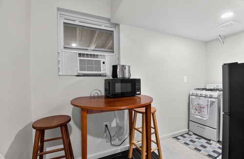 Wheaton House | Silver Spring Getaway | ADU Near Metro & DC