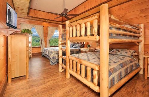 Pigeon Forge Villa | SkyView Mansion:13bdrm, 17bath, Sleeps 70, Indoor Pool, Amazing Views