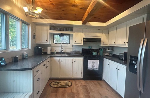 Embden House | Sleeps 24! Ultimate family vacation, two houses side by side
