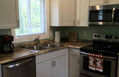 Waynesville Cottage | Smokies Cottage Walking Distance to Downtown Waynesville