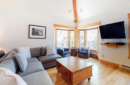 Telluride Apartment | Smuggler E