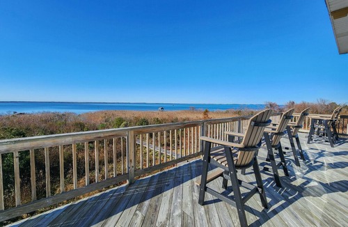 Monteray Shores House | Somerset - 5 Bed, 3.2 Bath dog friendly soundfront home with hot tub